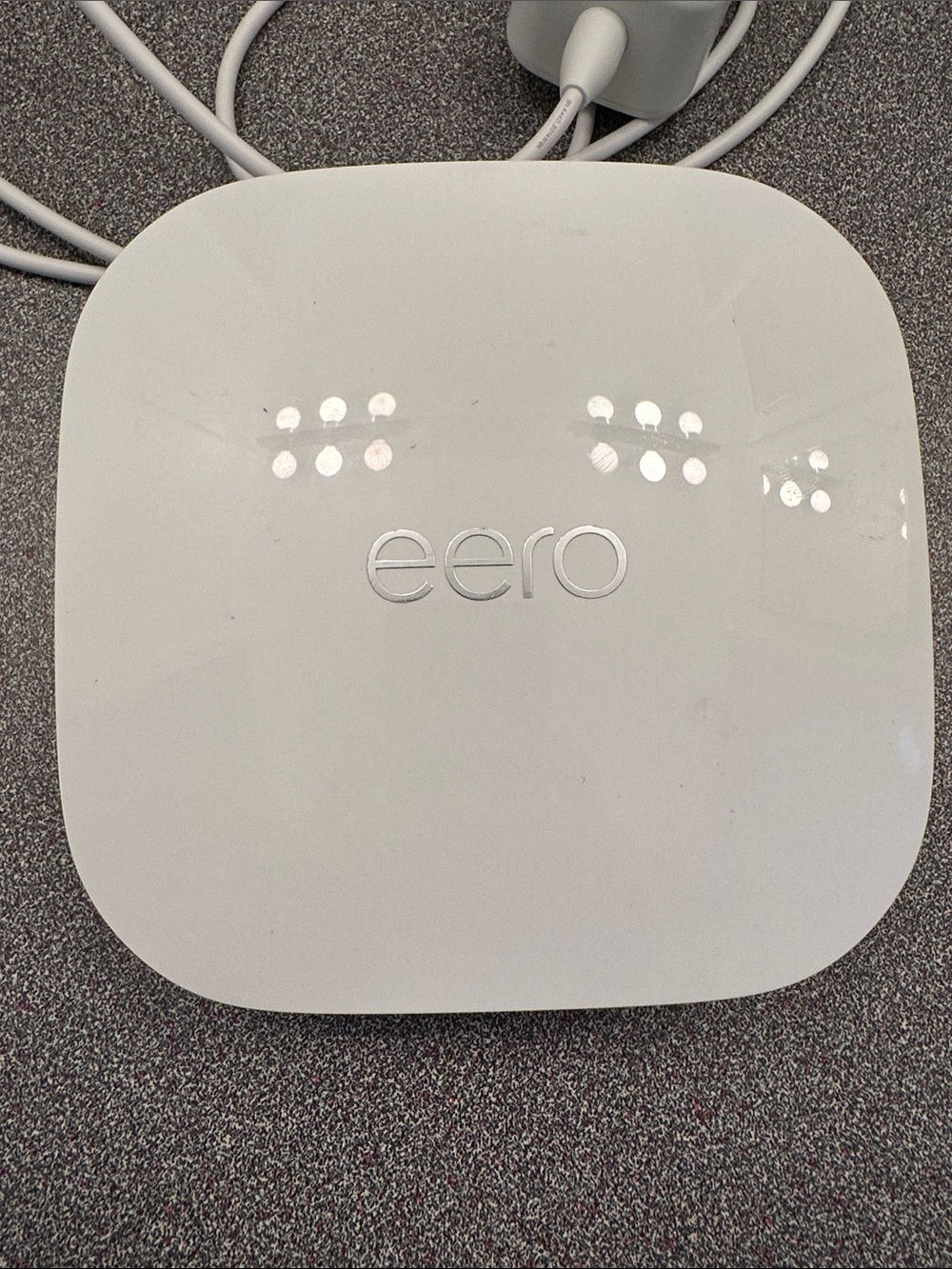eero White Mesh Wi‑Fi Router - Compact Home Access Point